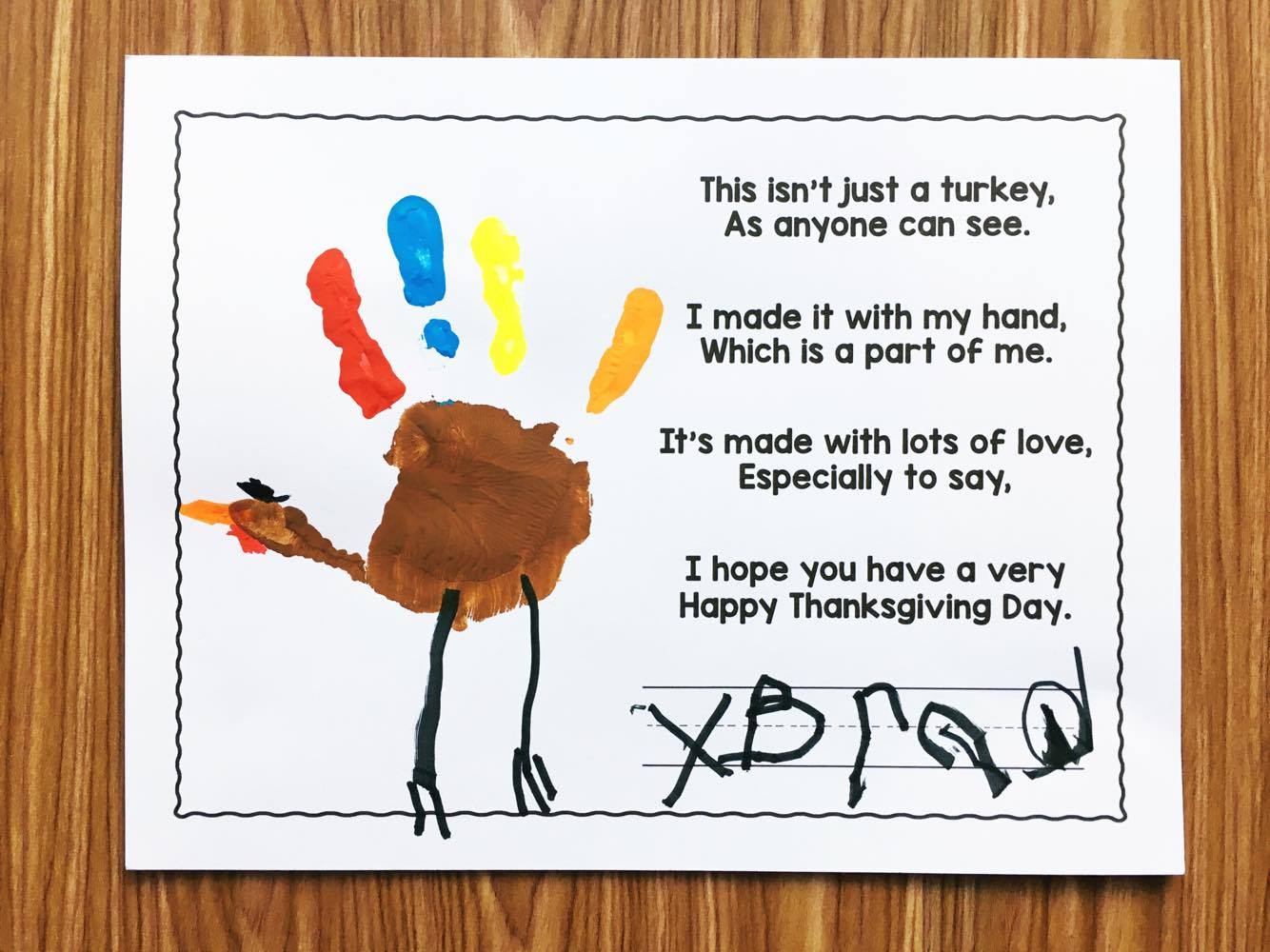 Free Turkey Handprint Poem for Thanksgiving. Great for preschool, kindergarten, and first grades.