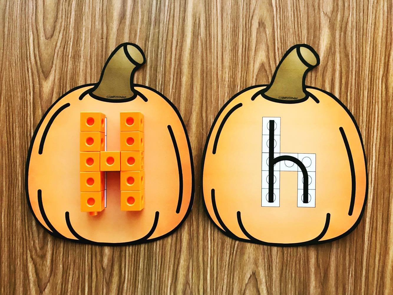 Pumpkin Alphabet Snap Cube Center: Quickly print and cut out these pumpkins to create this fun center for preschool and first grade. Just add snap cubes!