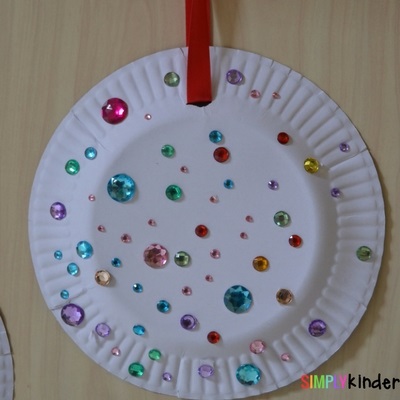 paper plate Christmas ornaments adhesive beads