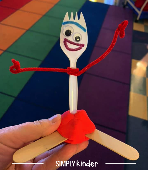 Toy Story 4 Craft - Making Forky in Kindergarten tips and tricks from teachers!